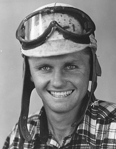 <span class="mw-page-title-main">Bob Sweikert</span> American racing driver (1926–1956)