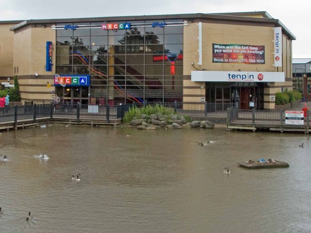 File:Bowling Alley and Bingo Hall - geograph.org.uk - 864355.jpg