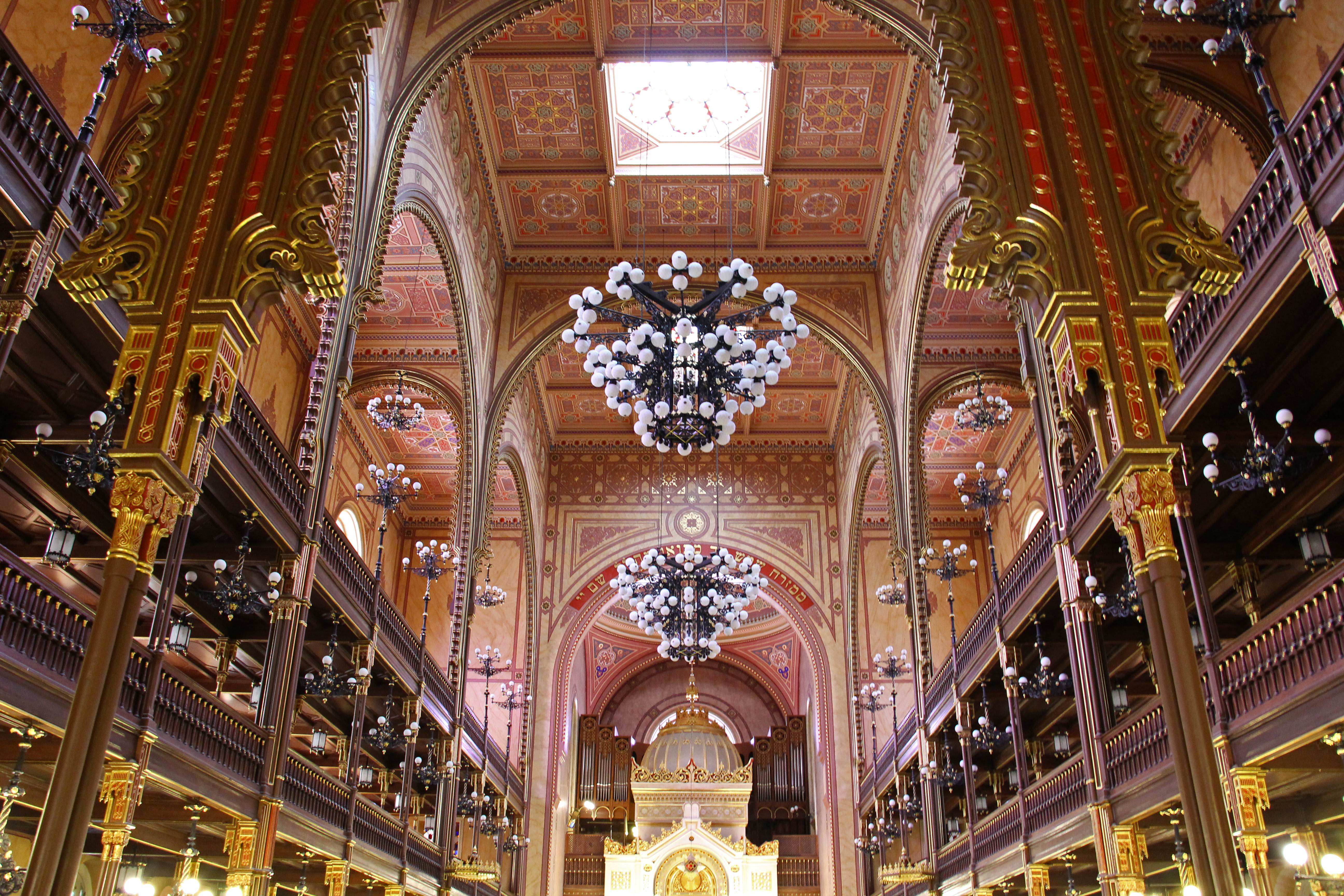 File:Sinagoga de Budapest.jpg - Wikimedia Commons