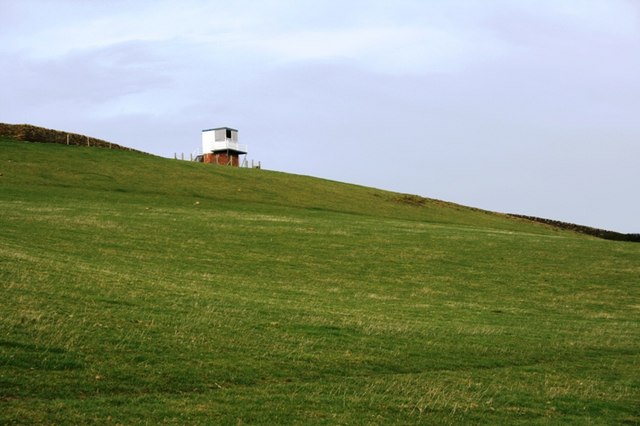 File:Coast Guard Lookout, Ness Point - geograph.org.uk - 343130.jpg