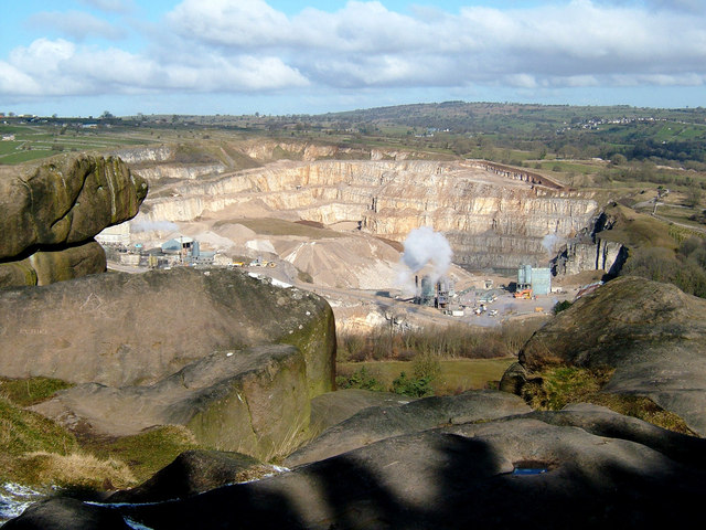 File:Dene Quarry Cromford from Black Rock - geograph.org.uk - 150320.jpg