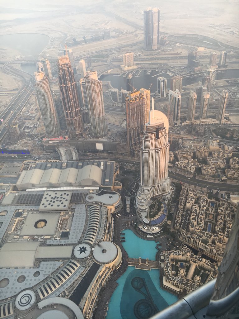 Халиф 2. Вид из окна Бурдж Халифа 169 этажа. Вид с Бурдж Халифа. Вид на Burj khalifa и персидский залив из окна.