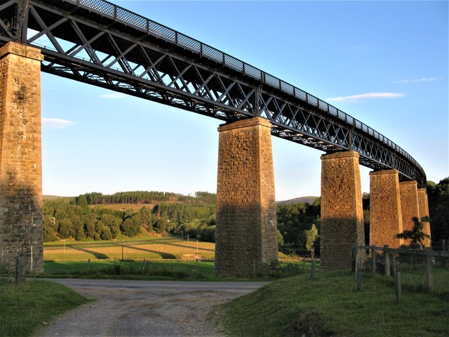 File:Findhorn Viaduct, Tomatin - geograph.org.uk - 5855622.jpg