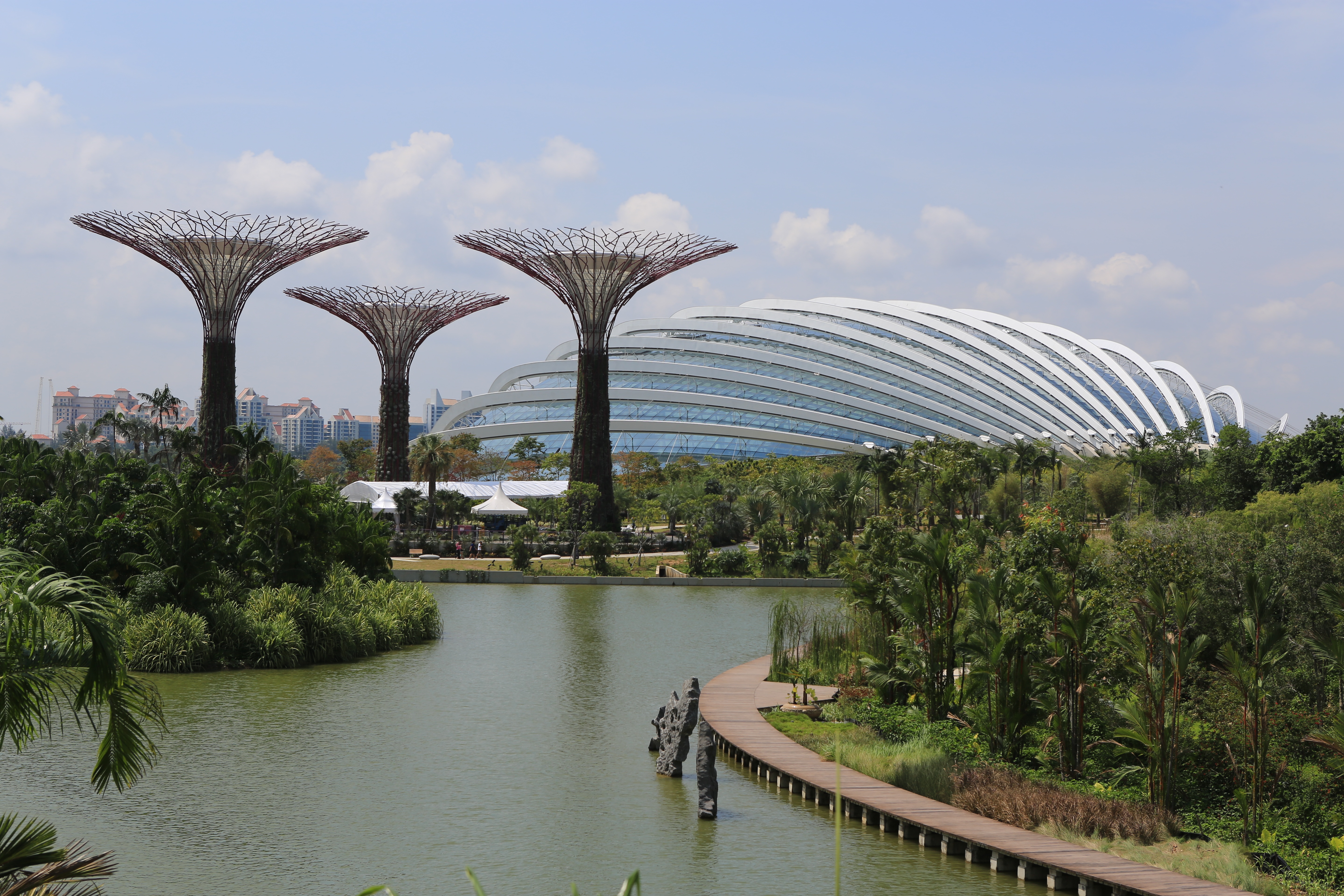 File:Flower Dome, Gardens by the Bay, Singapore - 20120712 ...