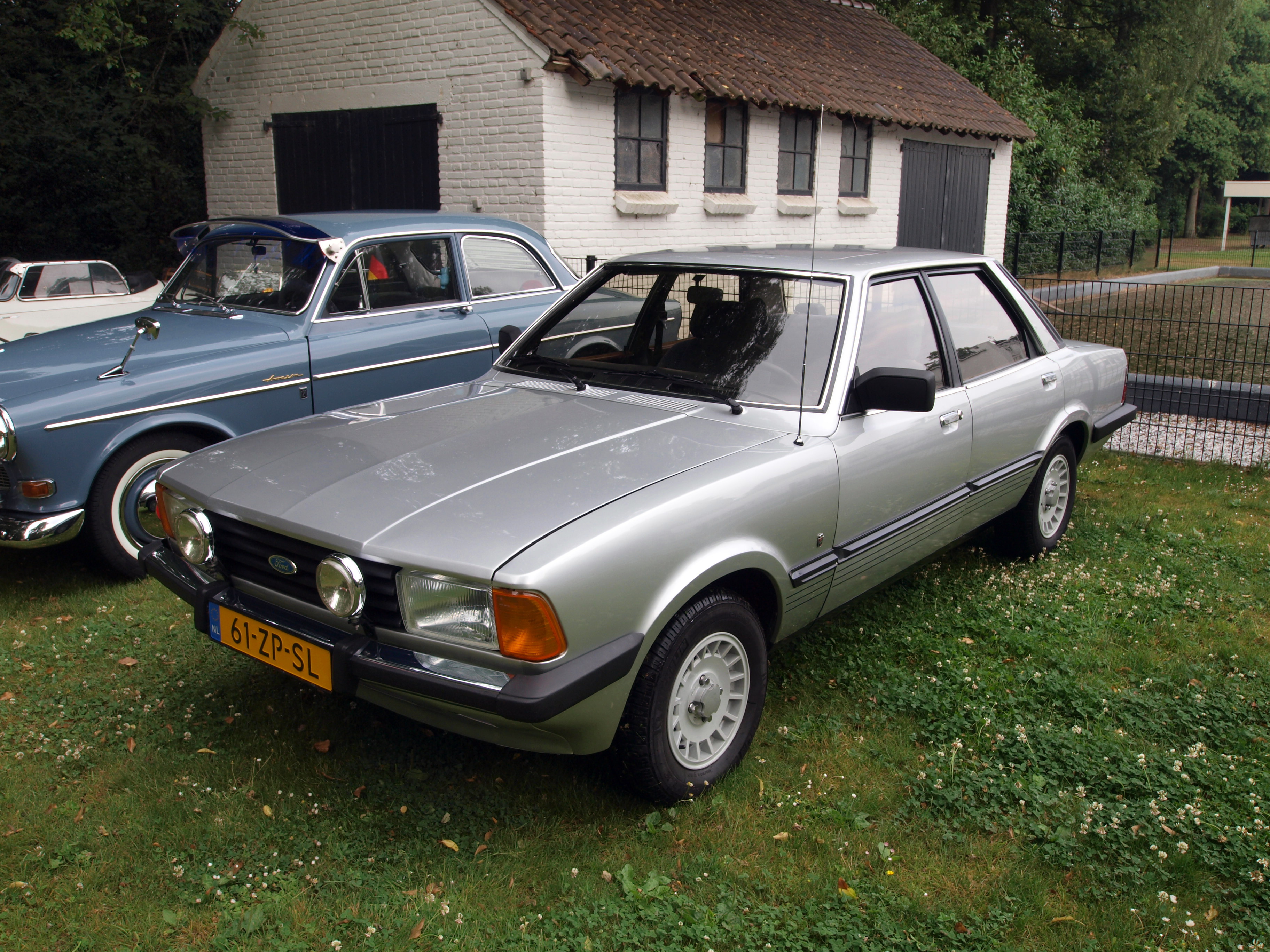 Ford_Taunus_2.0_GHIA_%281981%29_pic1.JPG