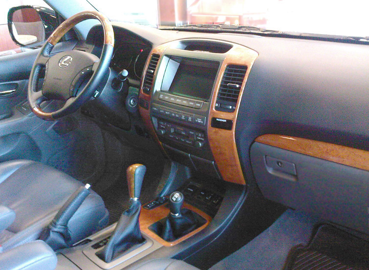 File:Lexus Maple Black GX 470 interior.jpg