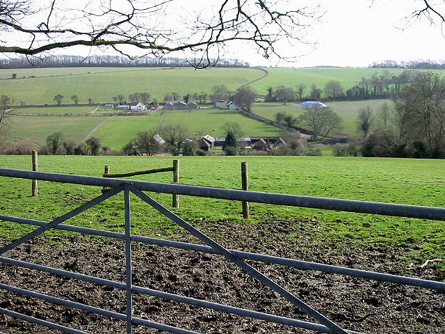 File:Looking E over Shelvin Farm - geograph.org.uk - 366116.jpg