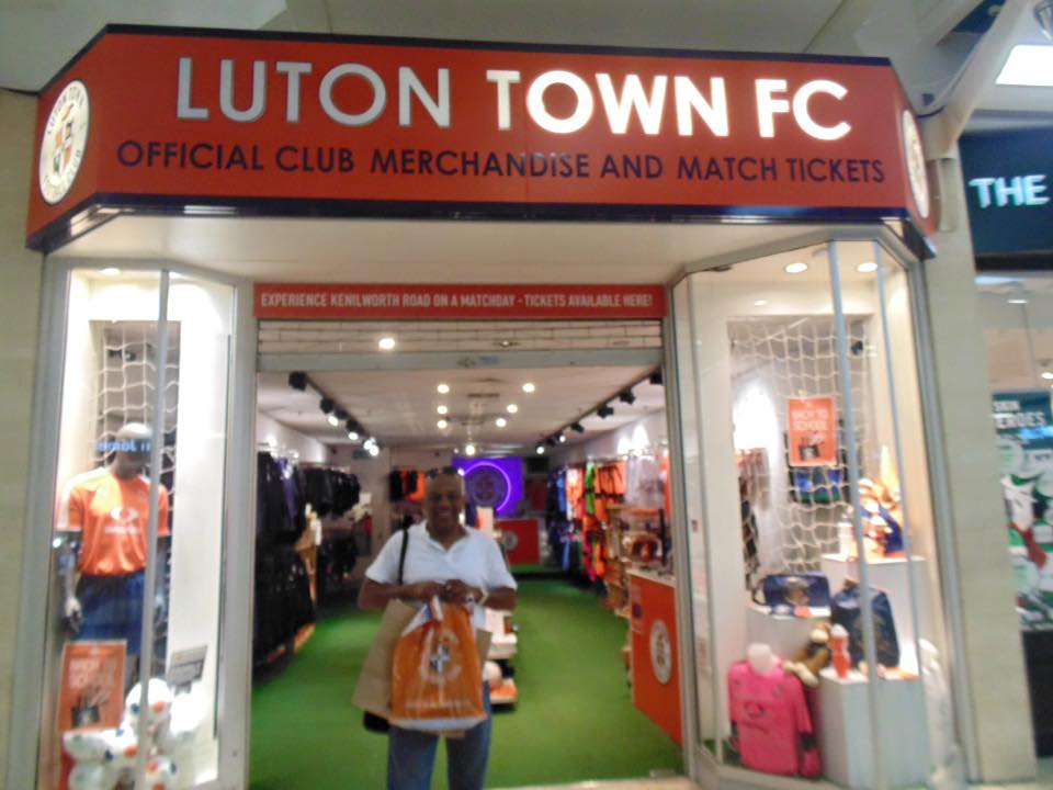 File:Luton Town Club Shop.jpg - Wikipedia