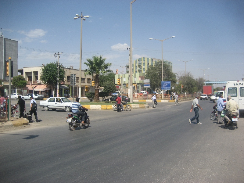 File:Mardin yolu - Viranşehir, Şanlıurfa.jpg