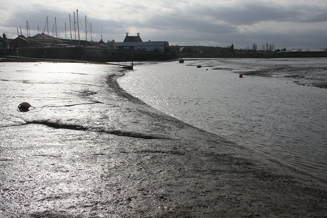 Mud flats at Manningtree - geograph.org.uk - 748608