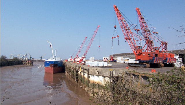 File:New Holland Dock - geograph.org.uk - 383049.jpg