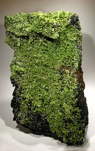 File:Pyromorphite-180501.jpg