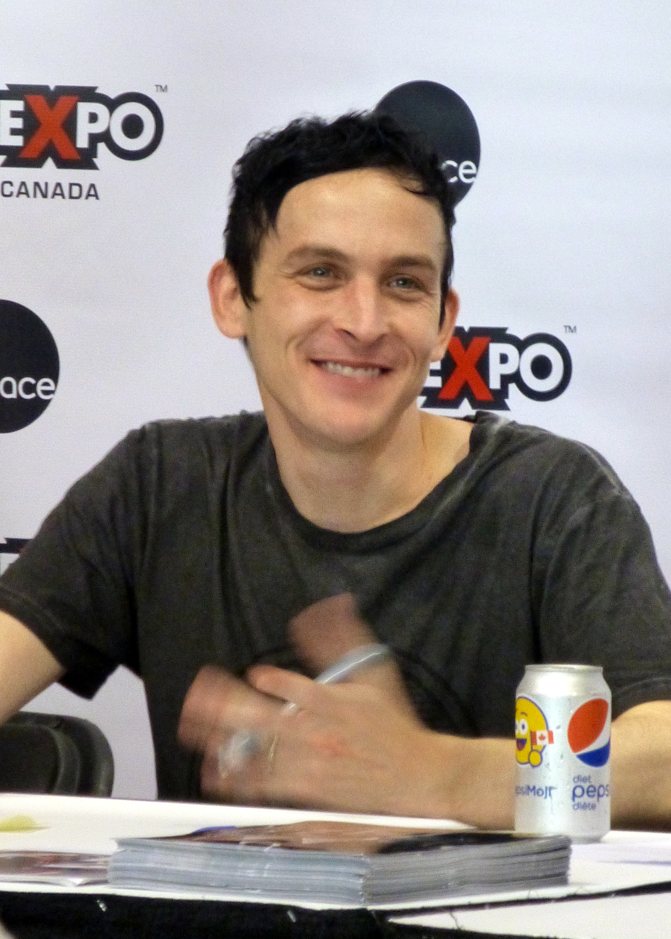 Robin Lord Taylor - Wikipedia