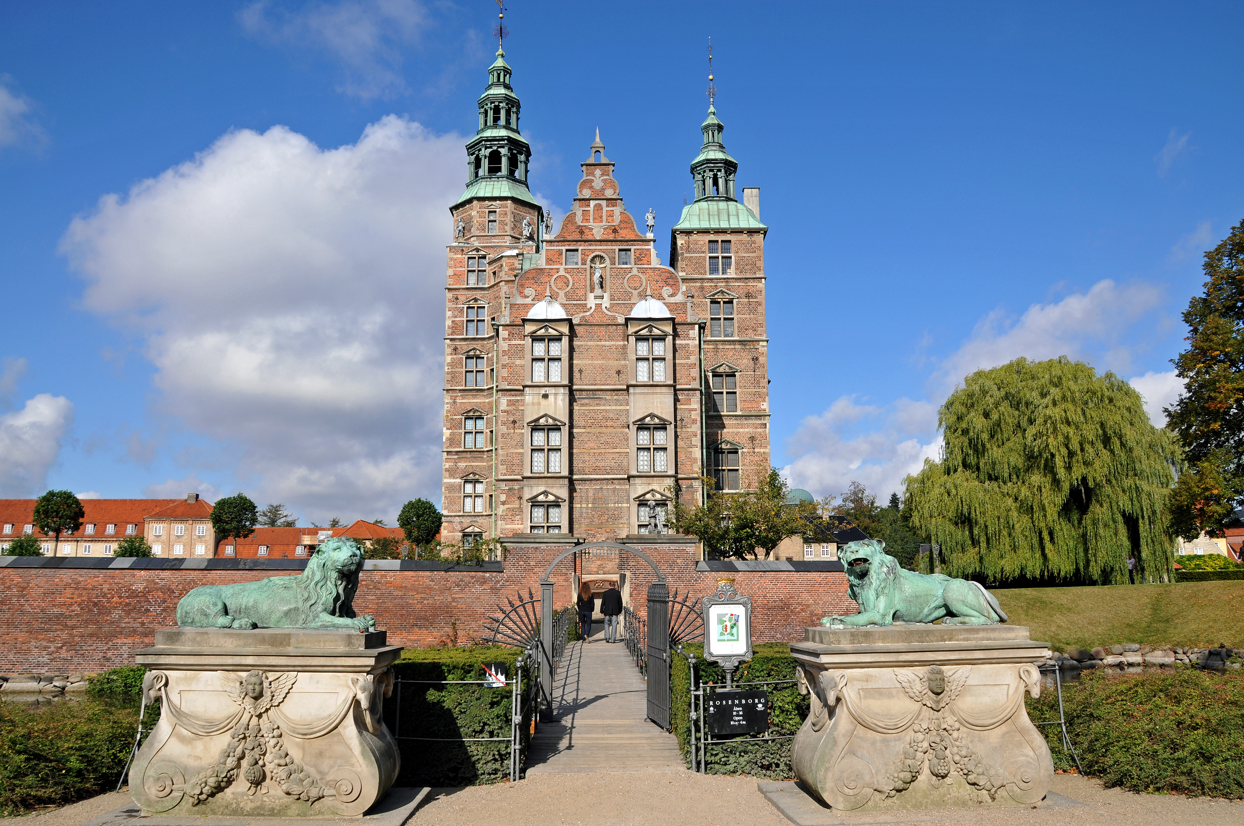 File Rosenborg Castle Lions Jpg Wikimedia Commons