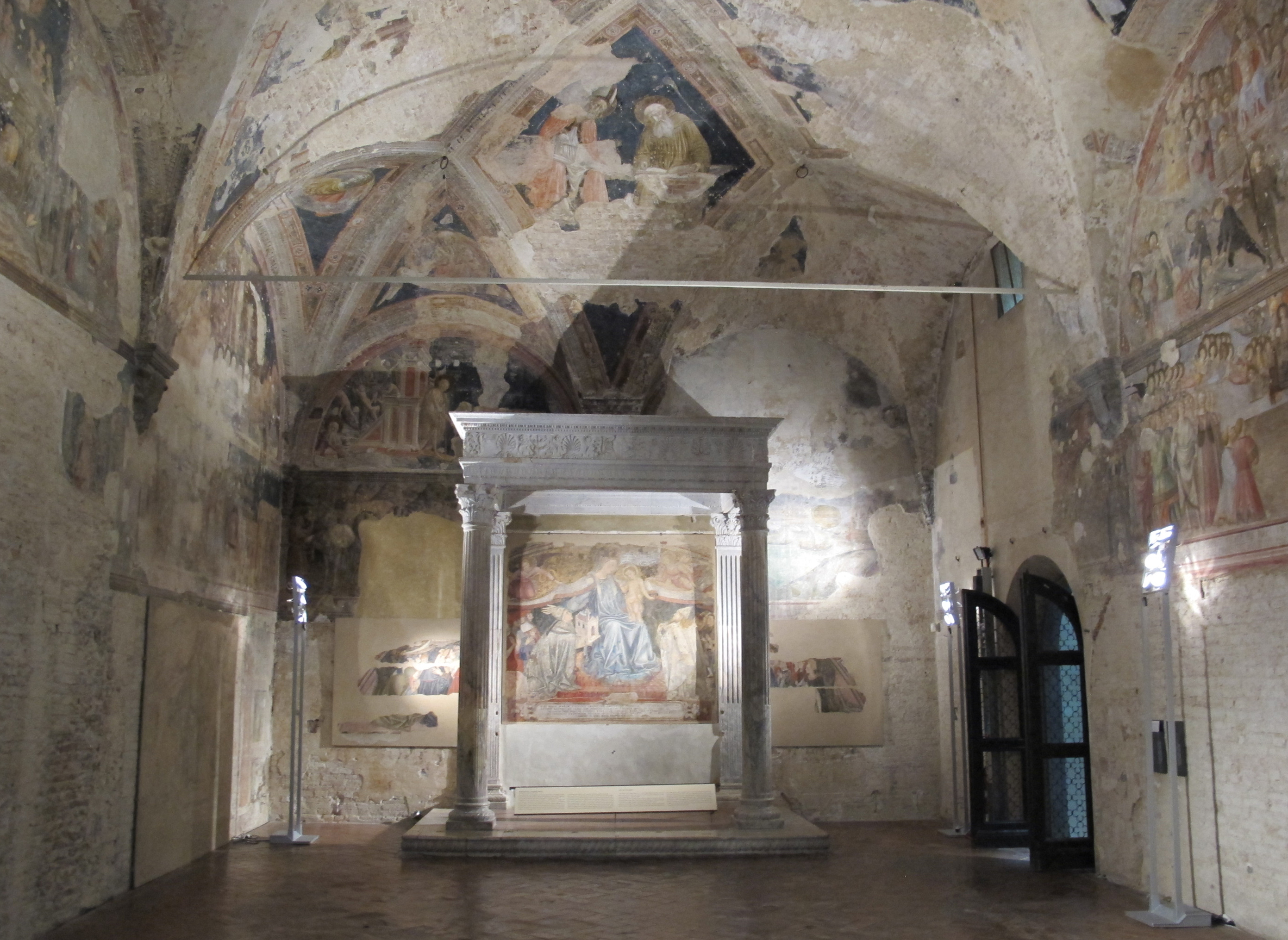 Santa maria della scala, sagrestia vecchia 01.1.JPG