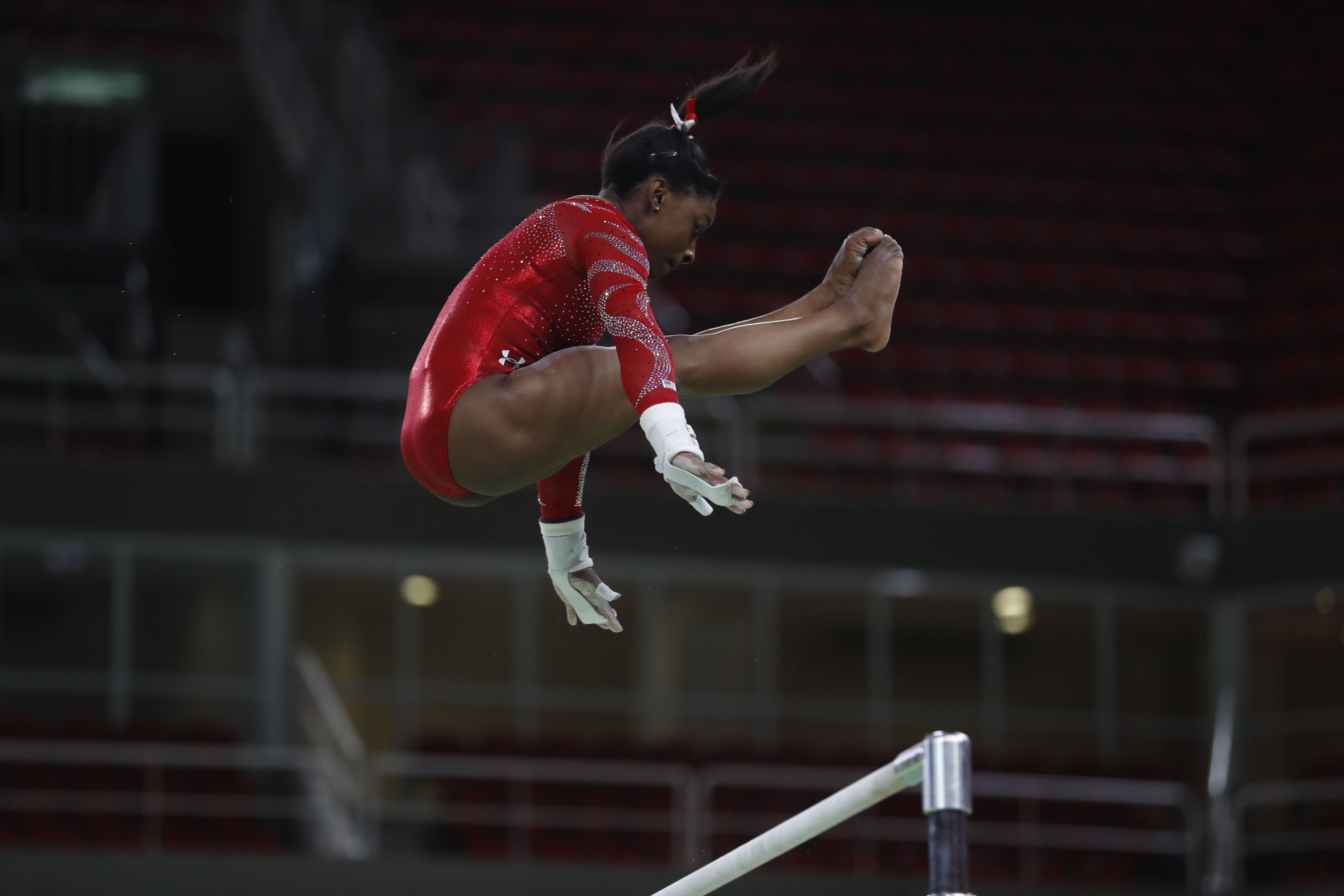 https://upload.wikimedia.org/wikipedia/commons/4/4e/Simone_Biles_Rio_2016.jpg