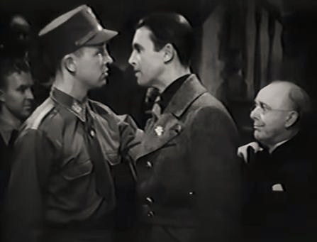Avec James Stewart (au centre), dans La Tempête qui tue (1940)