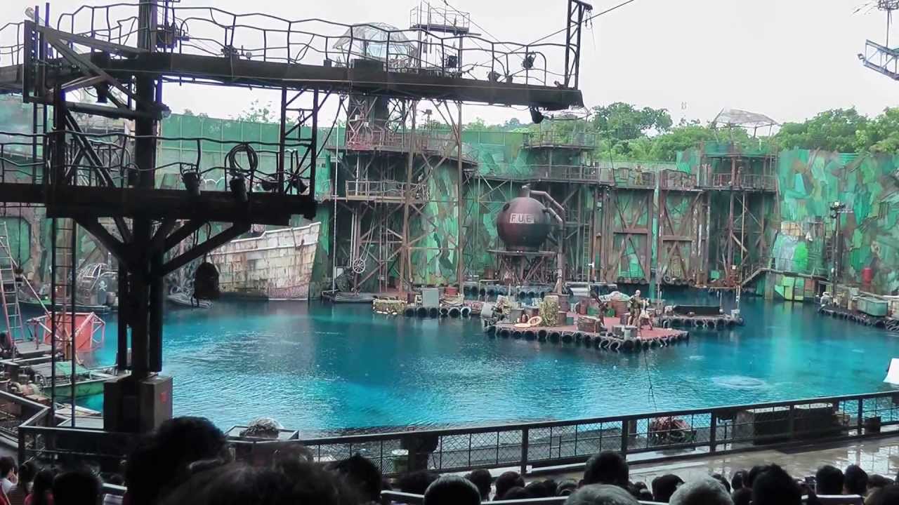 universal studios singapore waterworld