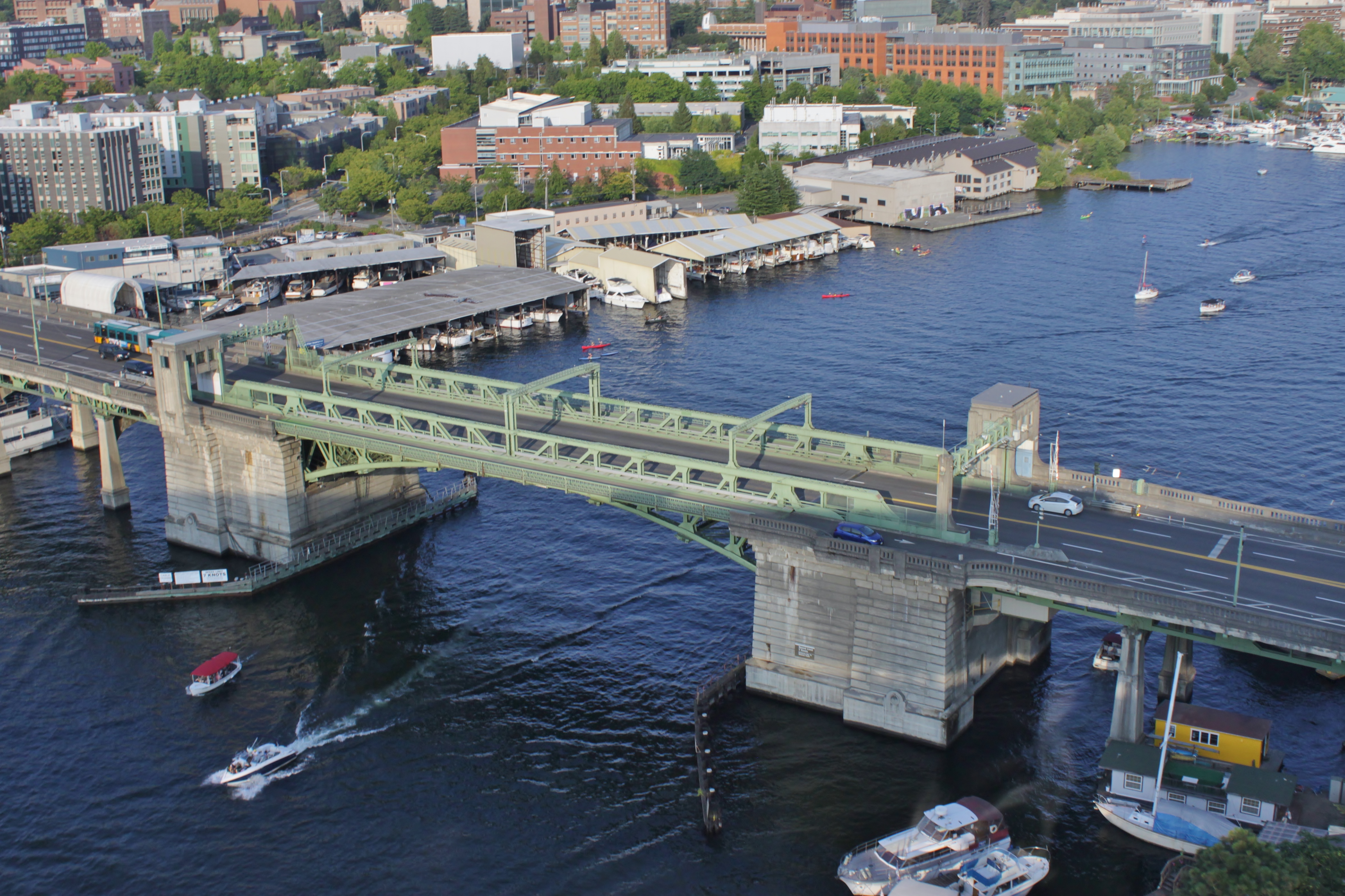 University bridge. Гамбург каналы и мосты. ЛВМ Bridge w-canal. Марка мост у университета. Bridges University Test.