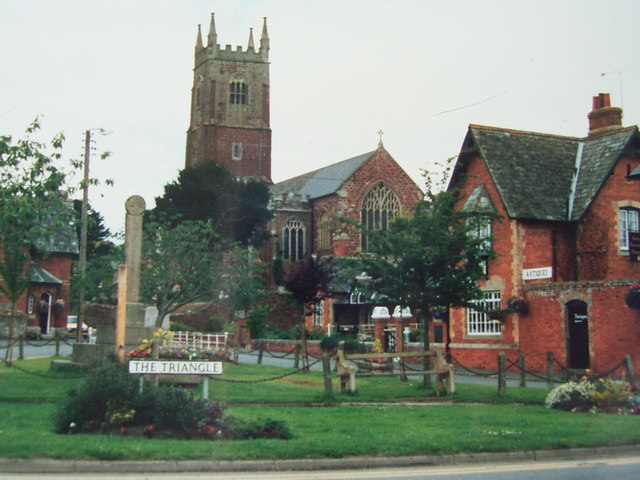 File:Village Green, Kenton - geograph.org.uk - 350410.jpg