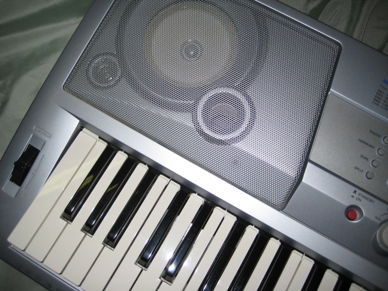 File:Yamaha DGX-202 Portable Grand - left speaker.jpg