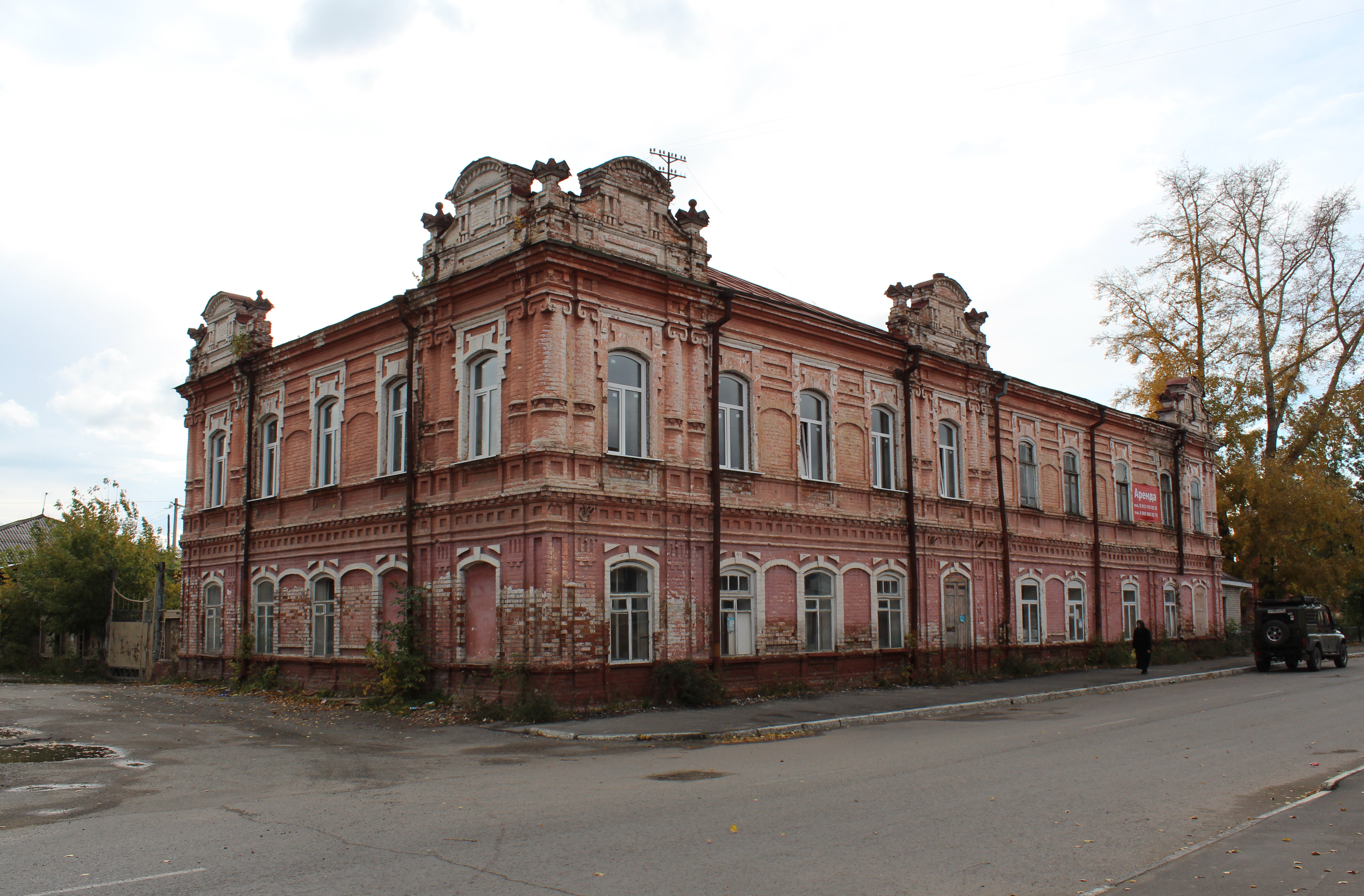 Дом ивановской. Бийск дом Иванова. Советская 21 Бийск. Дом купца Иванова. Город Бийск Советская 21.