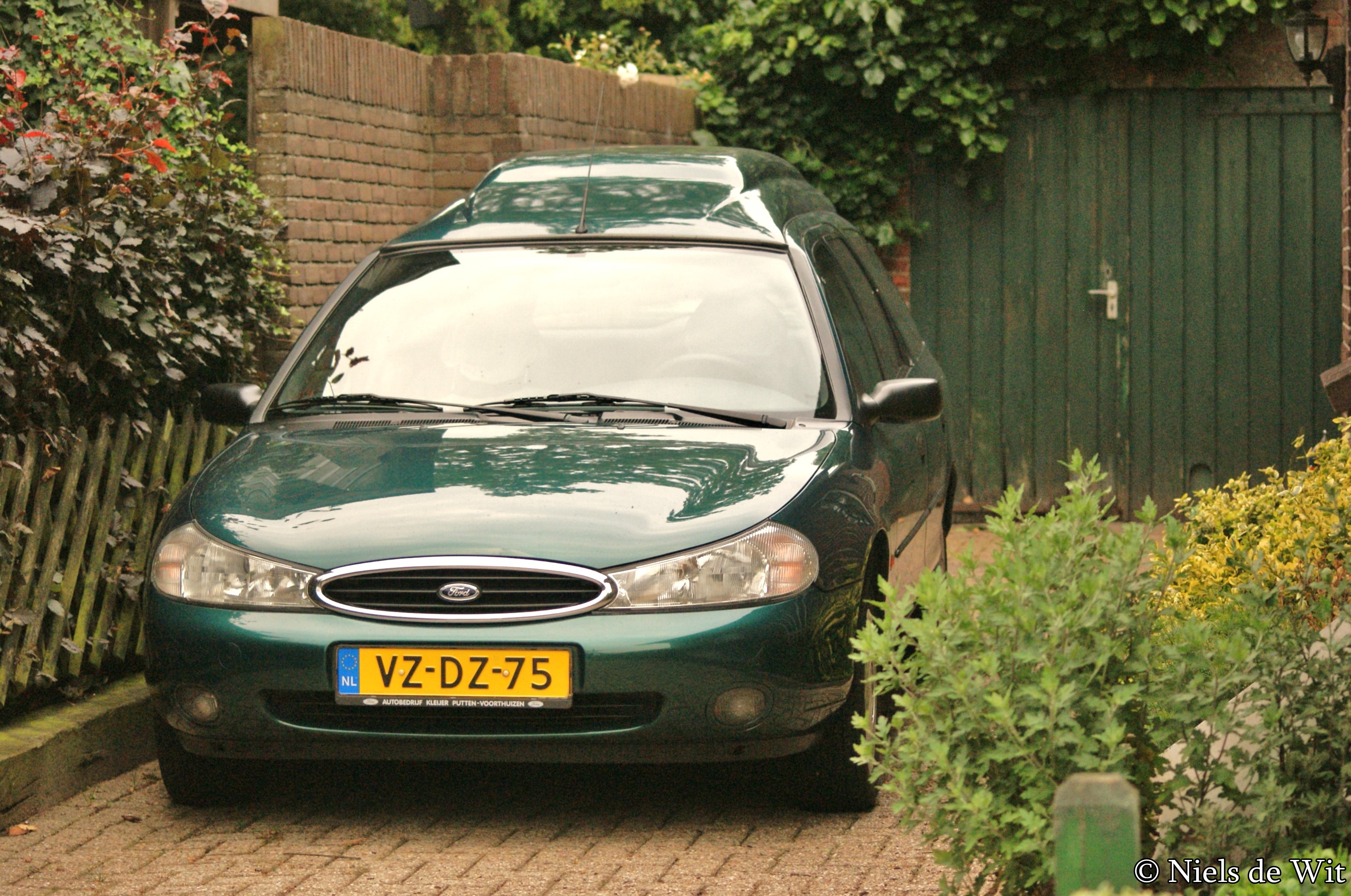 Ford Mondeo (first generation) - Wikipedia