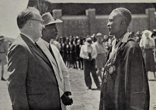 File:A. Creech Jones and Chief Nsefu at Fort Jameson.jpg