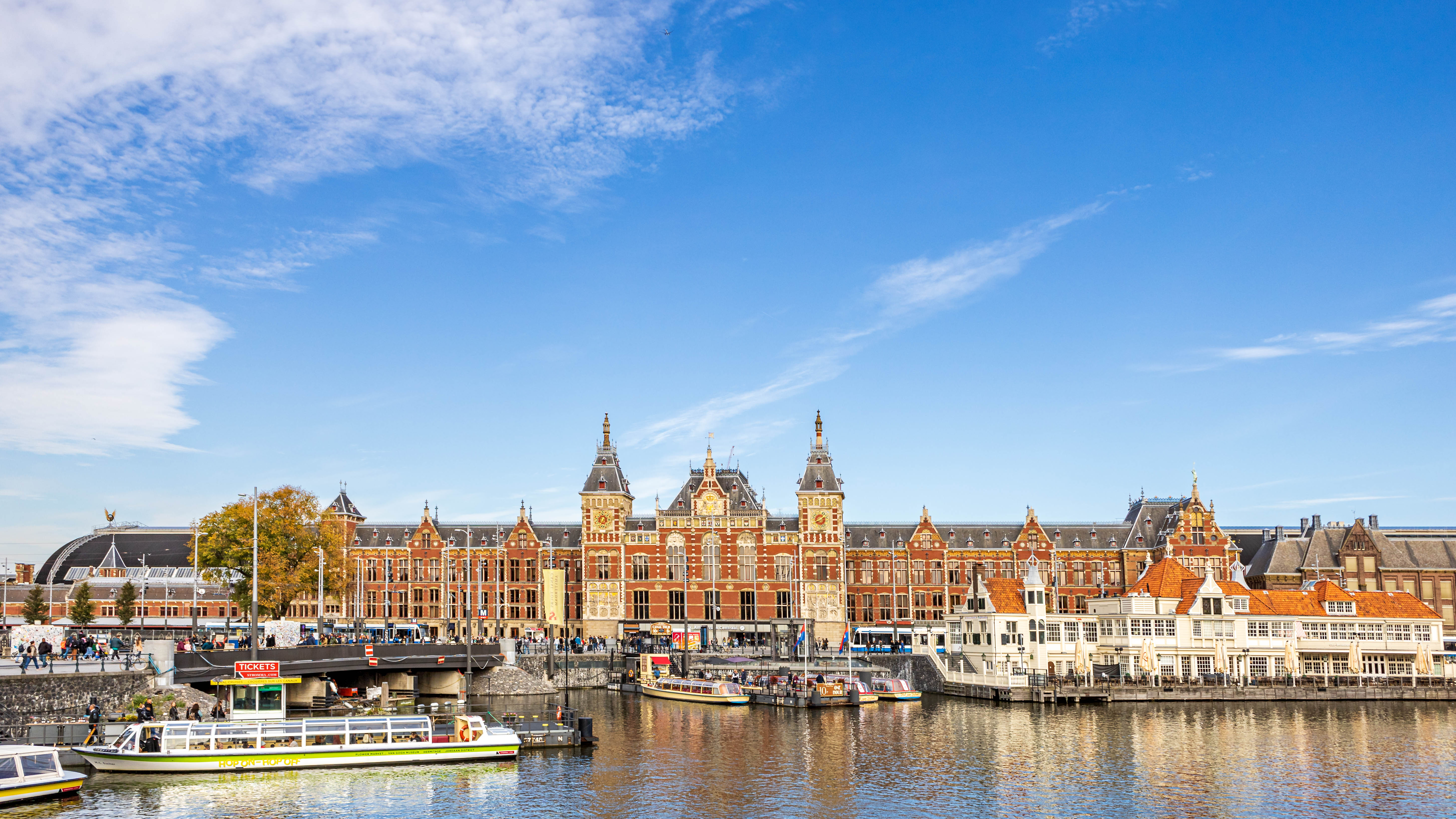 Amsterdam centre. Amsterdam Centraal Station.