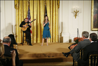 File:Ana Cristina sings at the White House.jpg