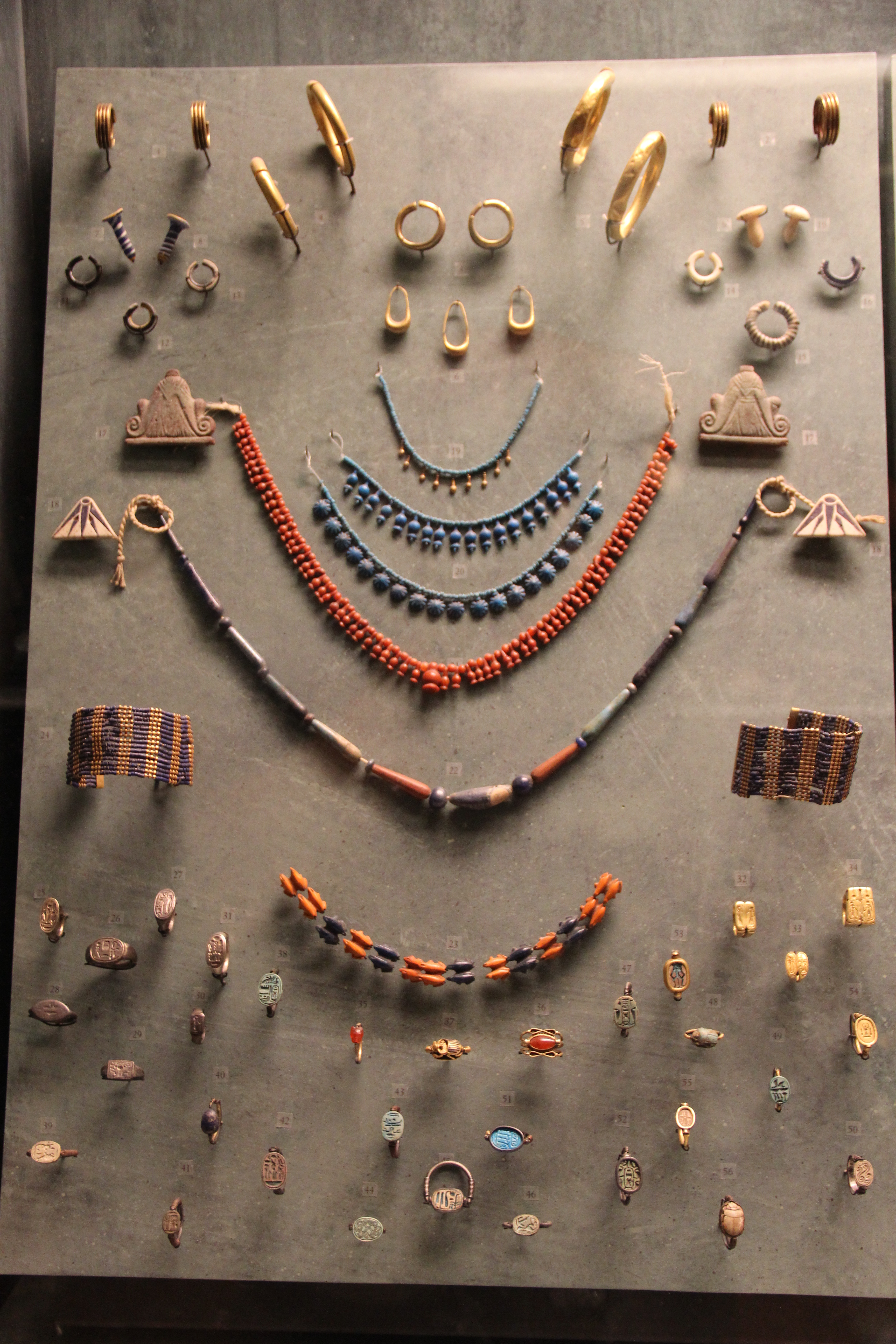 Ancient egyptian jewelry on sale history