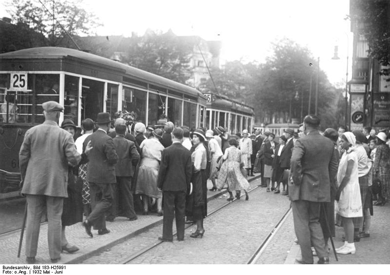 File:Bundesarchiv Bild 183-H25991, Berlin, Straßenbahnverkehr.jpg