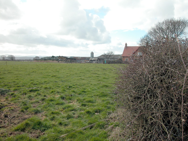 File:Castle Farm - geograph.org.uk - 132650.jpg