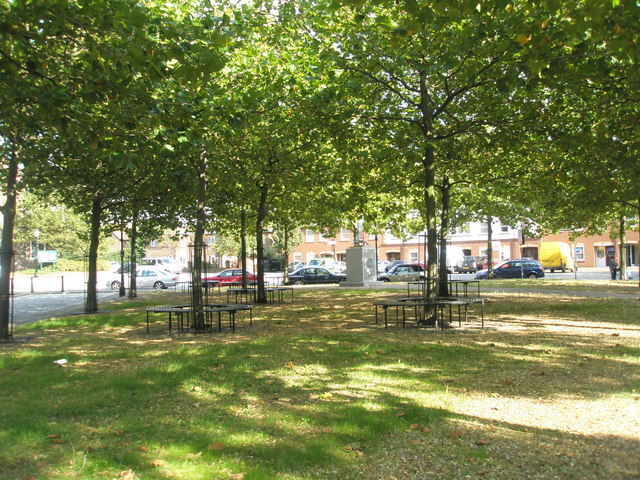 File:Circular picnic benches in St George's Square - geograph.org.uk - 979478.jpg