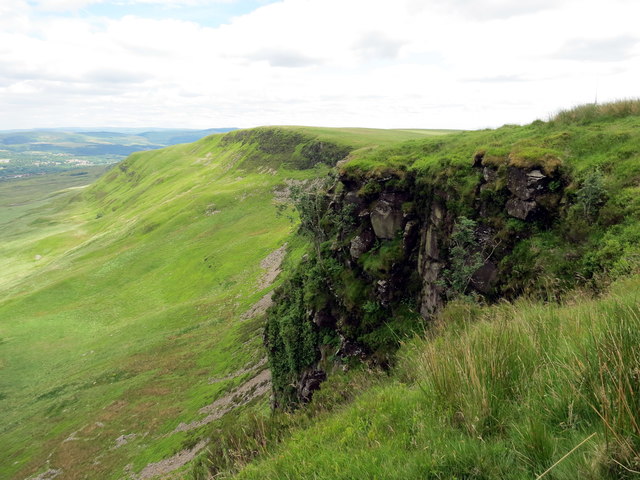 File:Craig y Bwlch - geograph.org.uk - 5003938.jpg