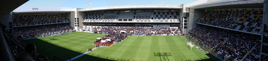 File:Estádio do Bessa panorama.jpg - Wikimedia Commons