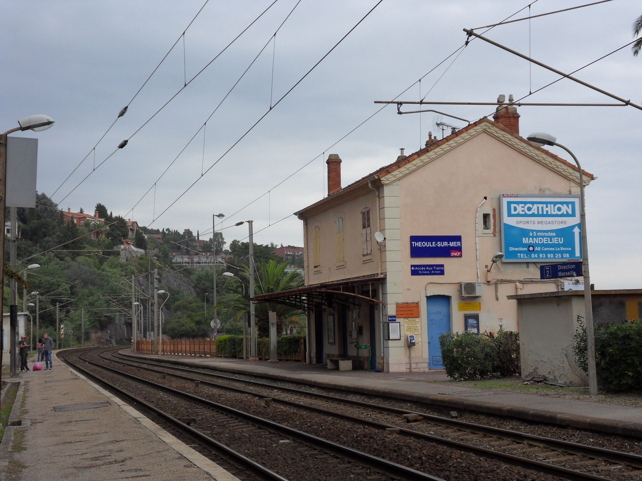 Gare de Théoule-sur-Mer — Wikipédia
