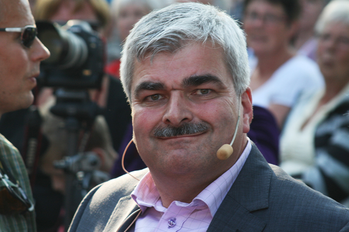 File:Håkan Juholt Almedalen 2011 (5915754723).jpg