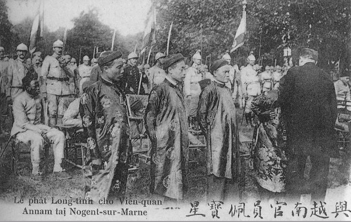 File:Honor ceremony at Vietnam 1935.jpg