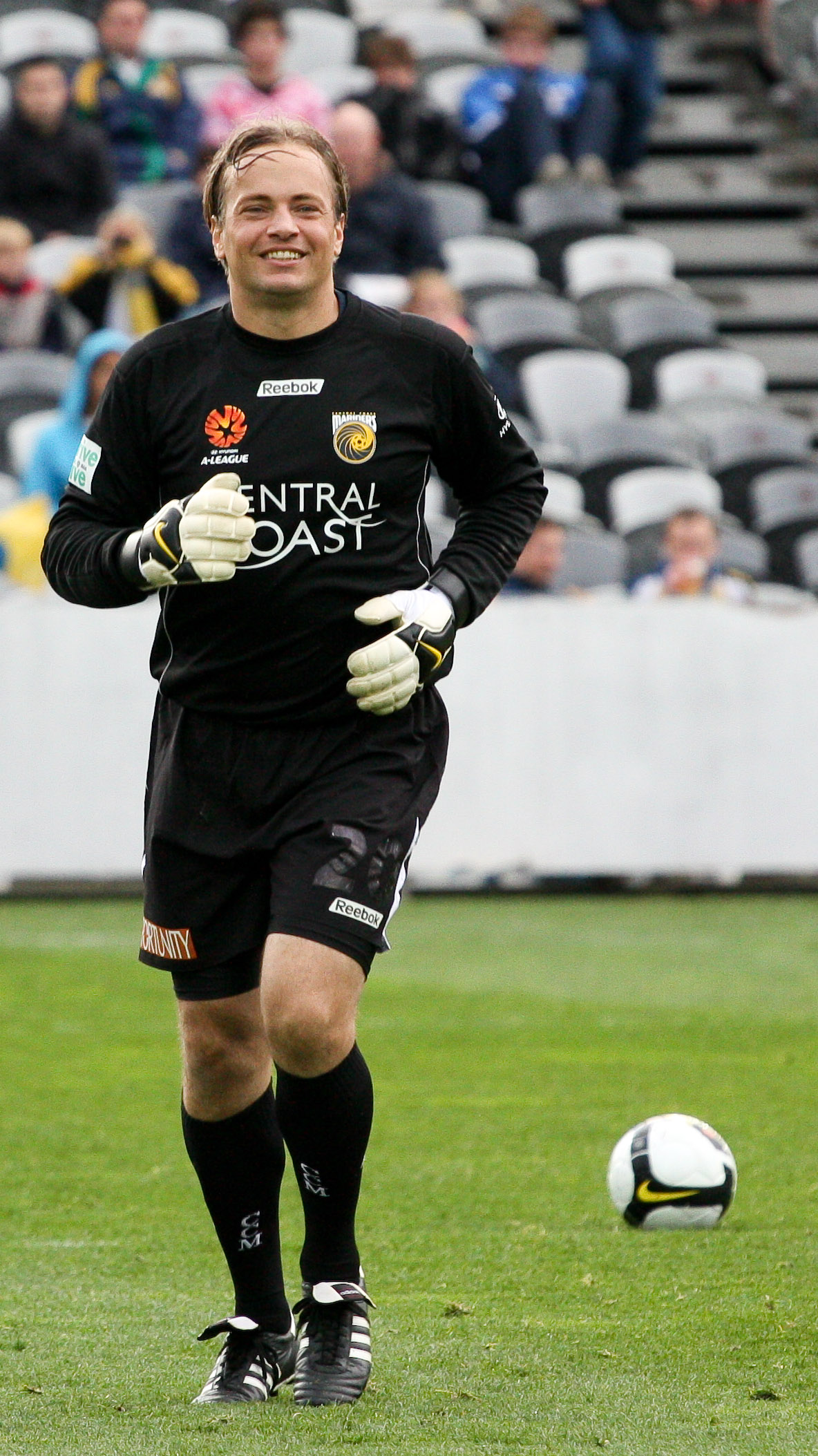 Bosnich playing for the Central Coast Mariners in 2008