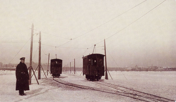 File:Piter ice tram.jpg