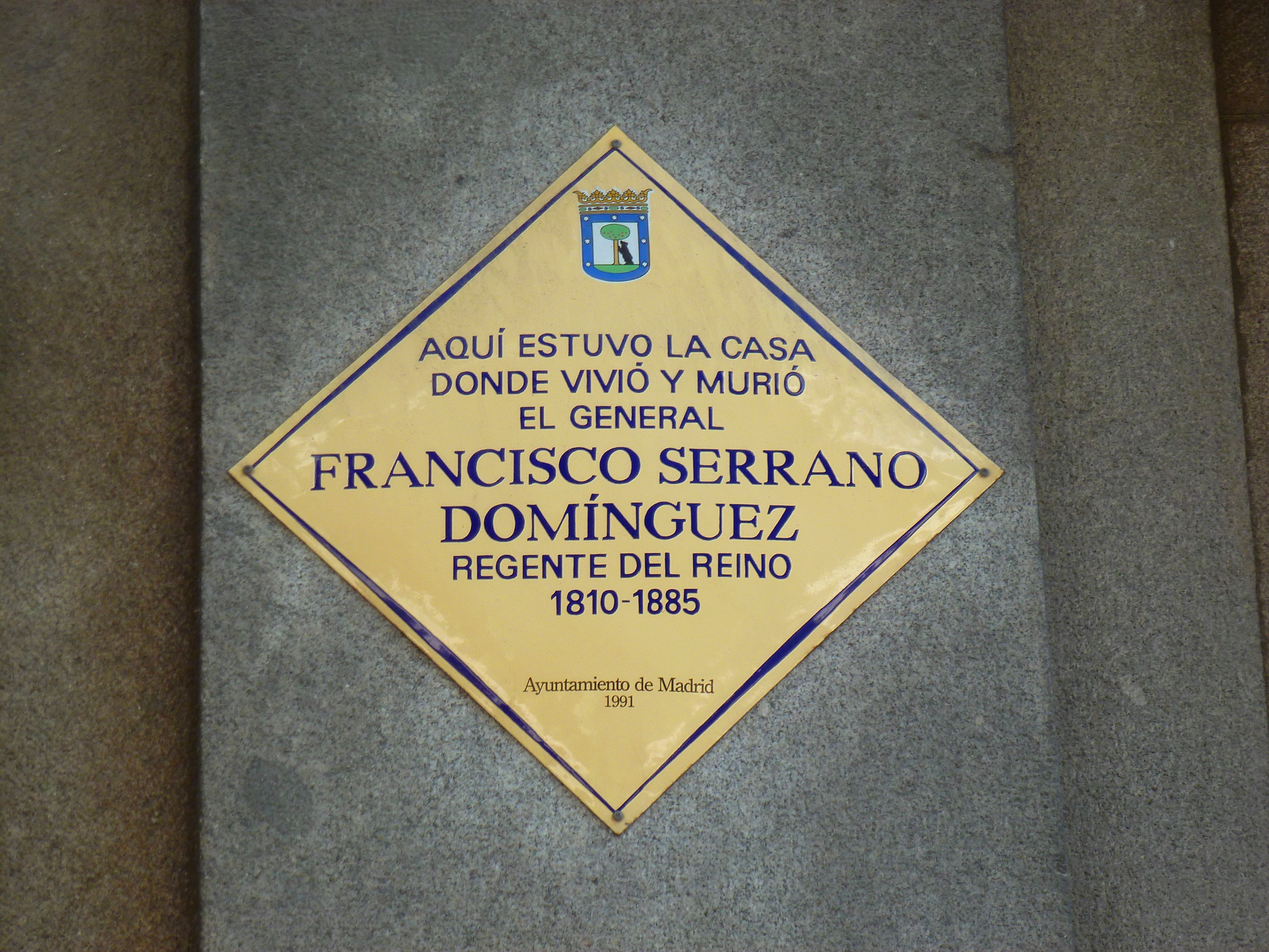 File:Placa calle de Serrano, Madrid.jpg - Wikimedia Commons