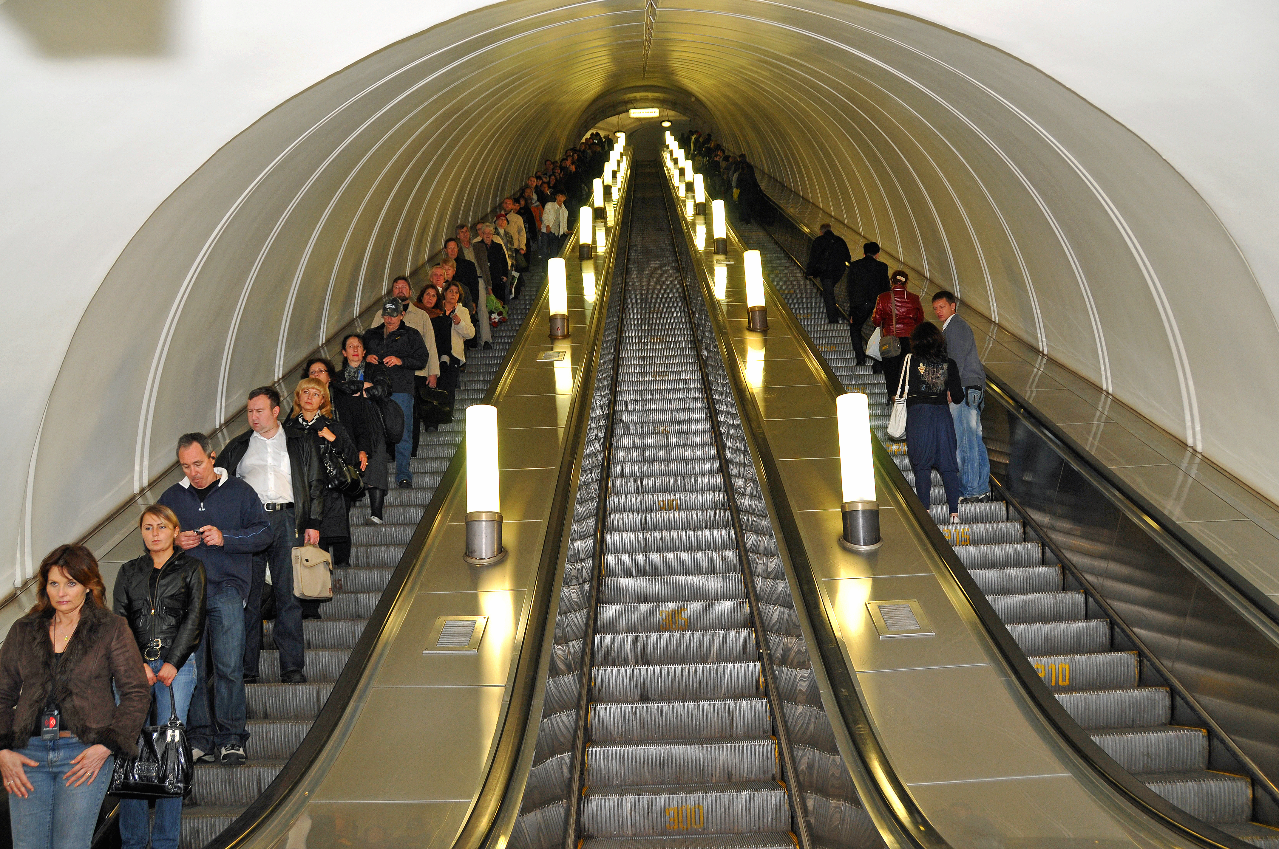 Станциями называют. Московский метрополитен эскалатор. Эскалаторы Московского метро. Московский метрополитен. Траволаторы. Эскалатор мосметро.