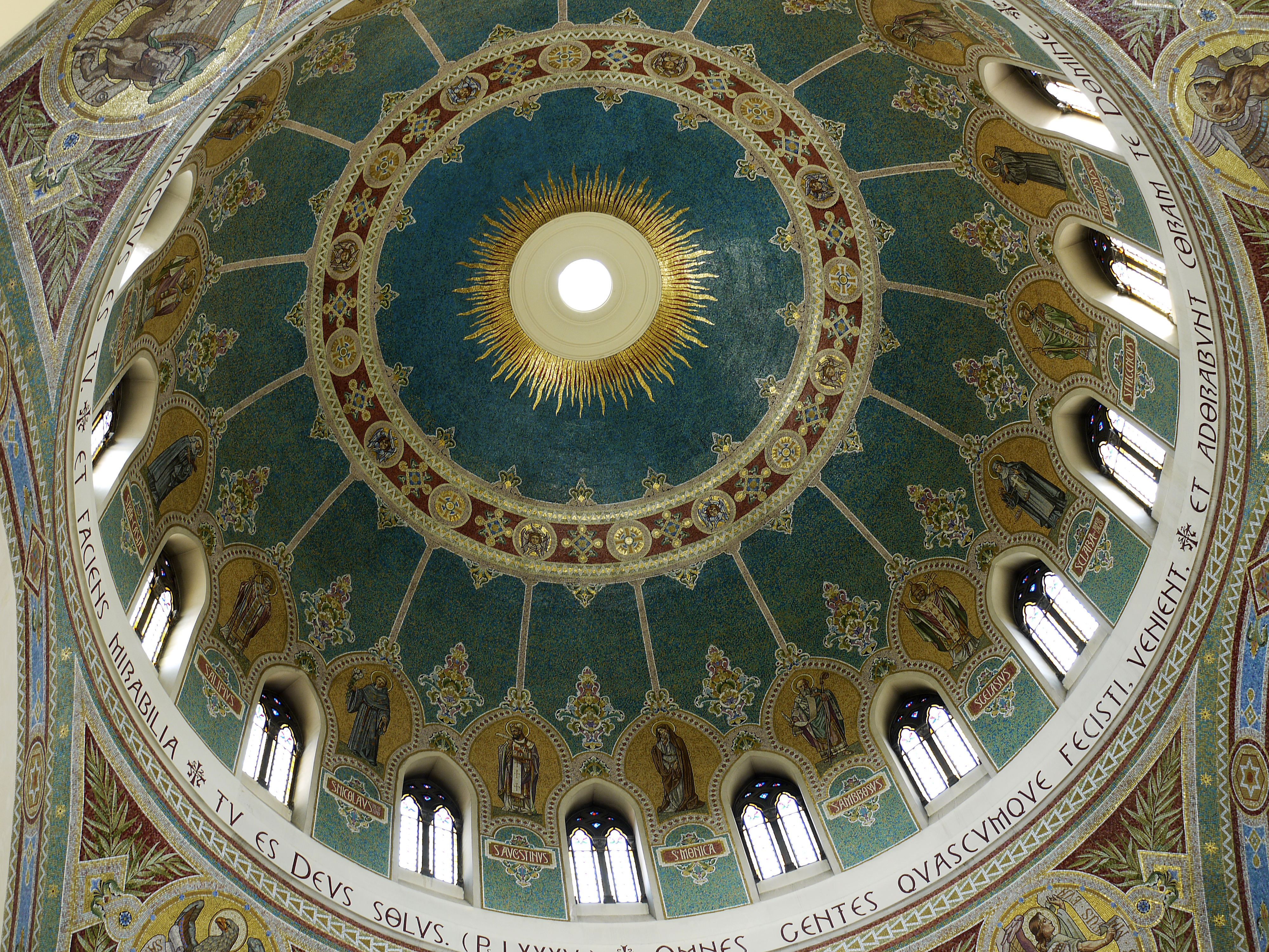 File:San Manuel y San Benito cupola  - Wikimedia Commons