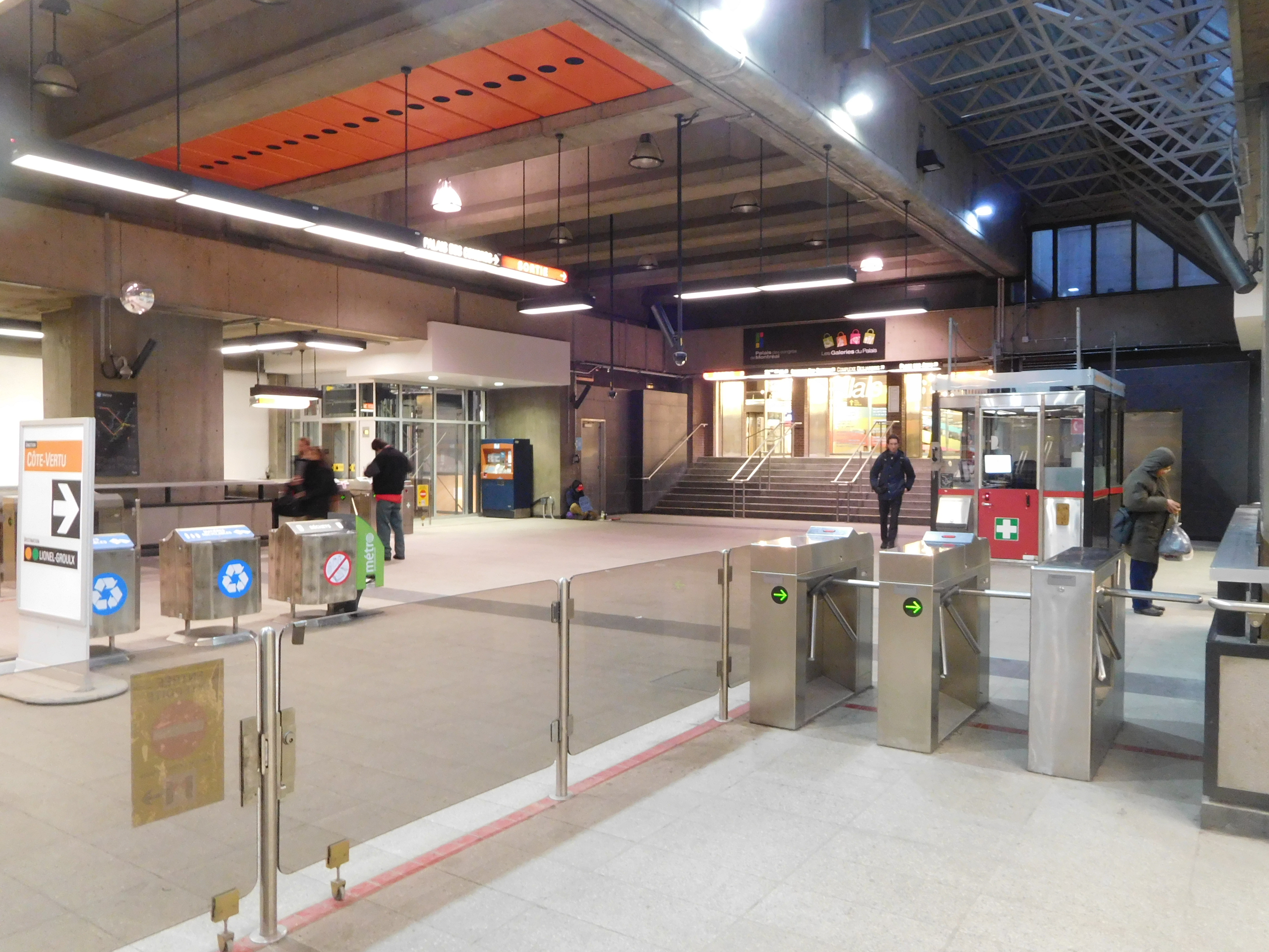 Place station