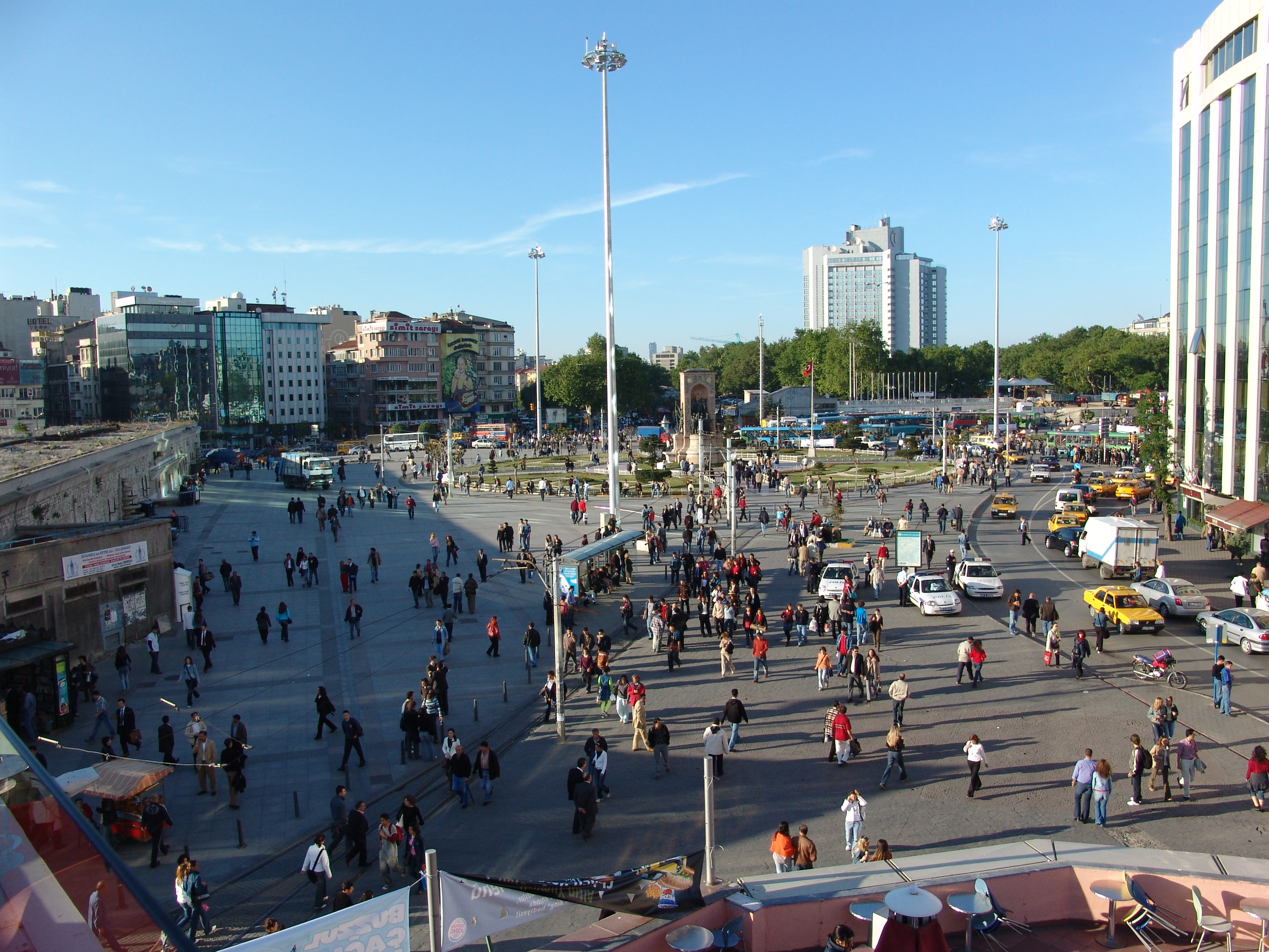 TaksimSquareIstanbul.jpg