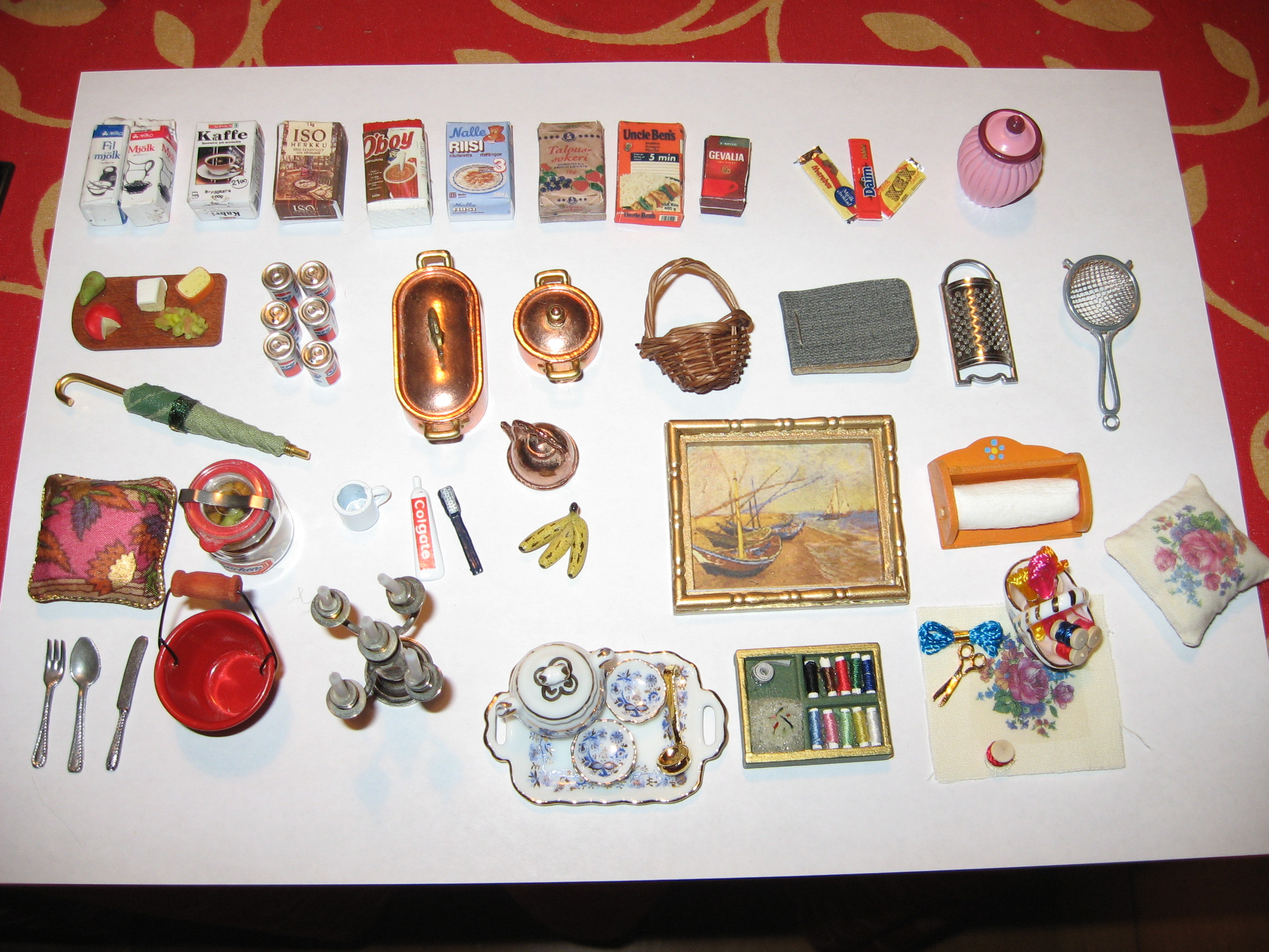 File:Things of a dollhouse.JPG - Wikimedia Commons