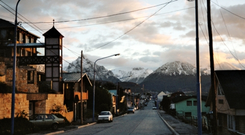 File:Ushuaia.jpg