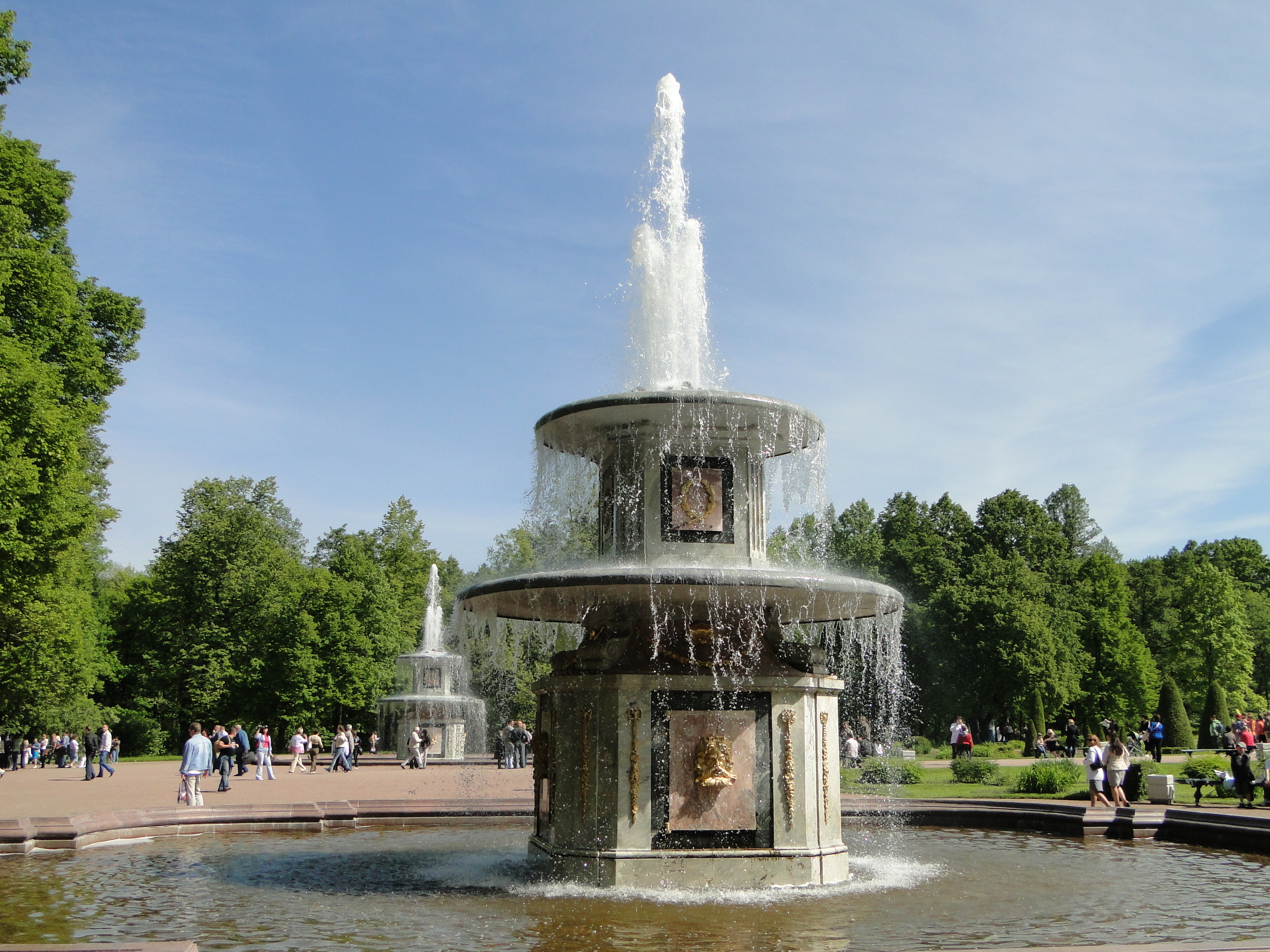 Римские фонтаны. Римские фонтаны Монплезир. Фонтан на римской. Roman Fountains.