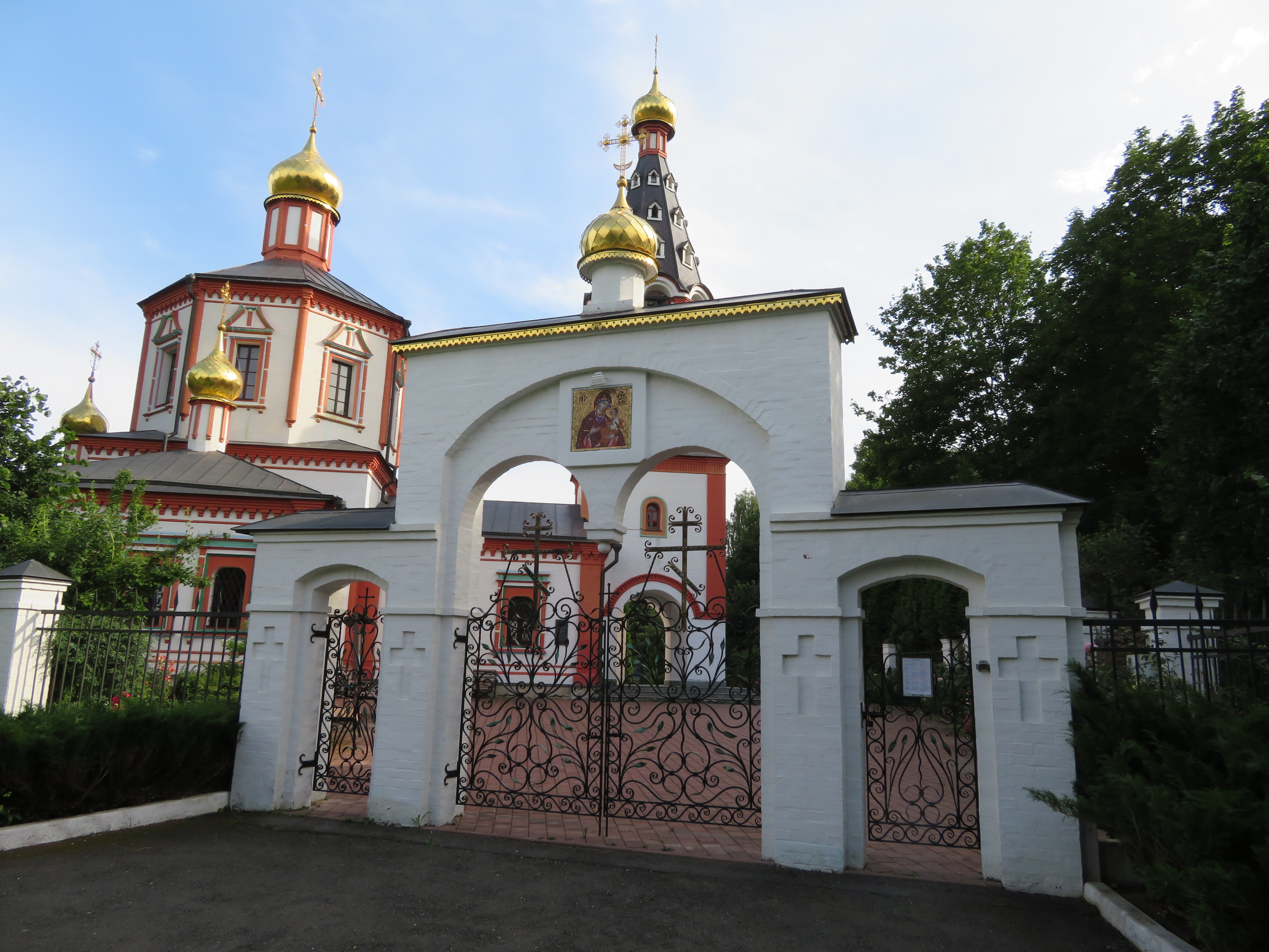 Якшино. Храм грузинской иконы Божией матери в Якшино. Церковь грузинской Божьей матери в Чеховском районе. Храм Марушкино грузинской иконы. Храм грузинской иконы Божией матери в Хадаево.